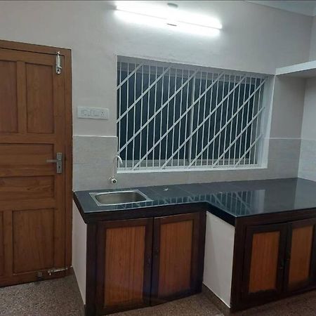 Home At Guruvayur 2 Ac Room,1 Single Bed,Kitchen Exterior foto