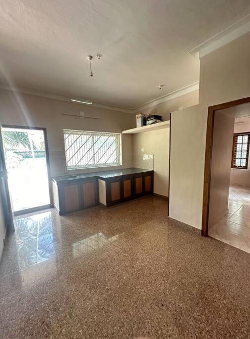 Home At Guruvayur 2 Ac Room,1 Single Bed,Kitchen Exterior foto